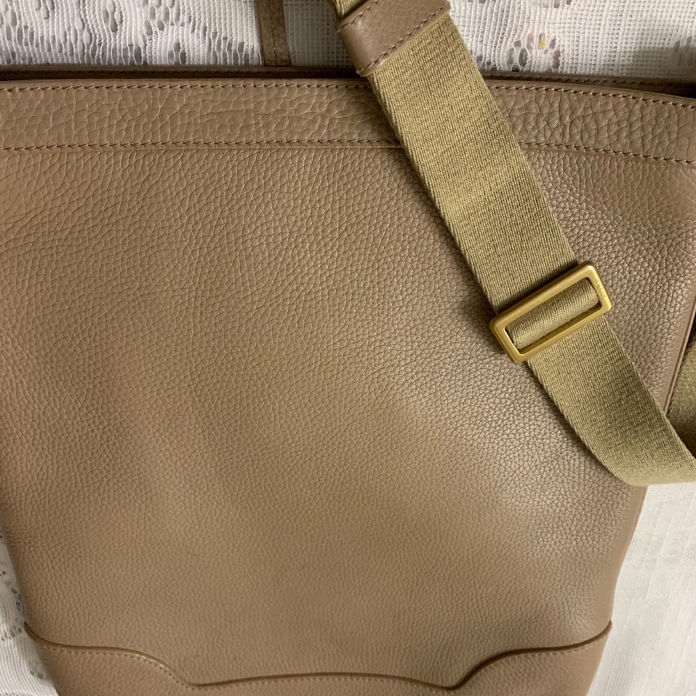 Bally tan/gold pebbled leather crossbody bag